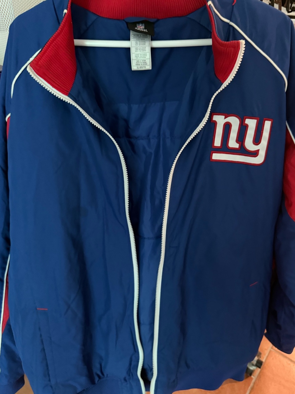 New York Giants Reebok Puffer Jacket - Picture 6 of 6